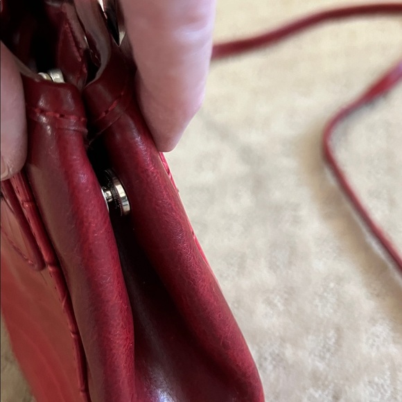 Red Embossed Leather Bucket Bag Metal Heart Handles Crossbody Handbag Purse - Picture 8 of 11